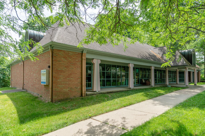 front of office at creekside dental
